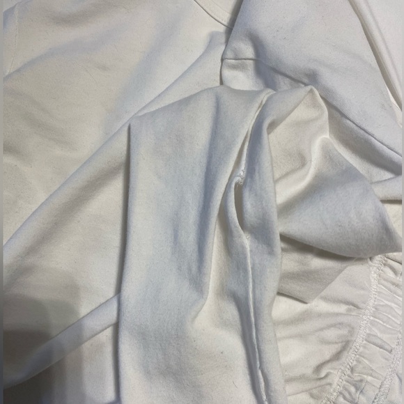 ARITZIA | TNA Chill Malibu Cropped Longsleeve - Picture 4 of 4